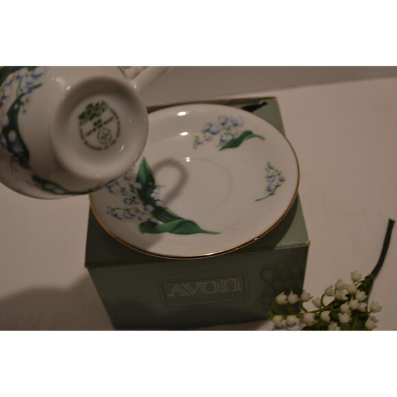 Vintage Lily of The Valley May Birthday Teacup & Saucer Avon NIB - Picture 4 of 5